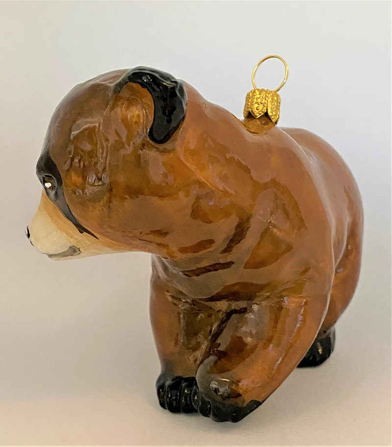 Junger Braunbär, KOMOZJA MOSTOWSKI