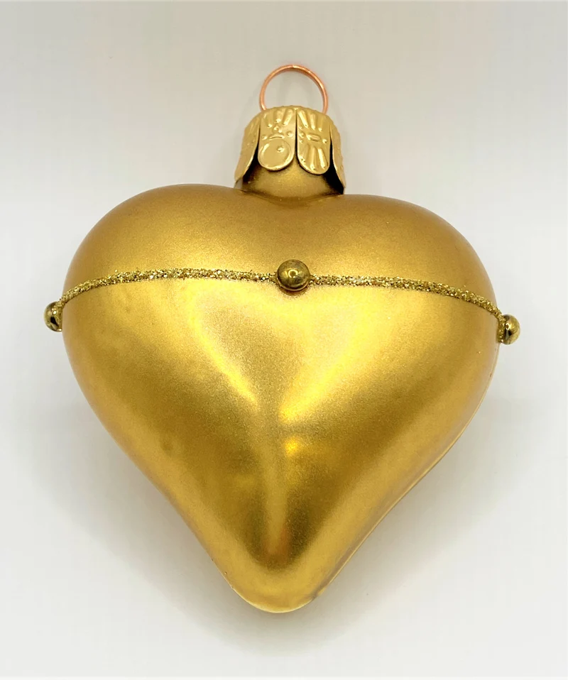 Kleines goldenes Herz mit Goldstreifen