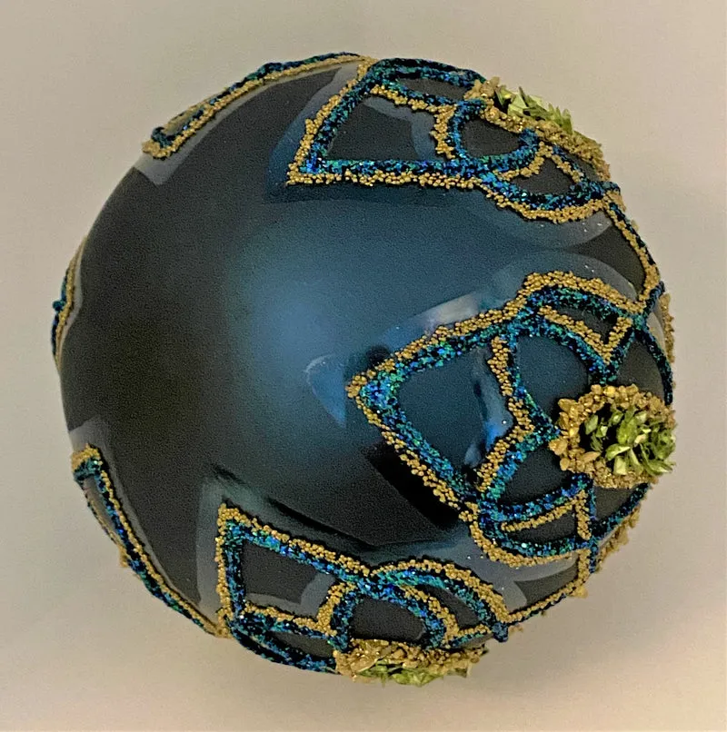 Kugel dunkelblau mit goldenem und blauem Glitterdekor