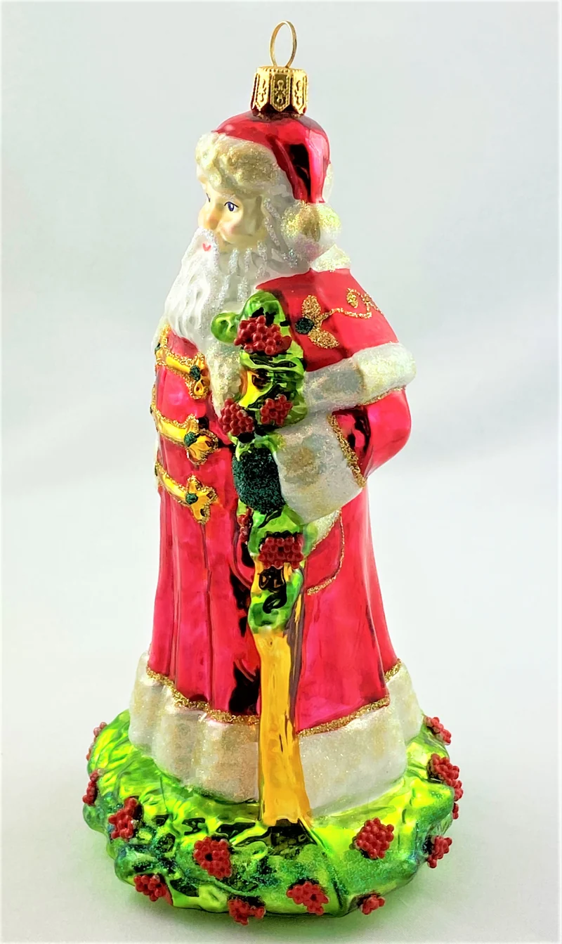 Weihnachtsmann im roten Mantel mit schönem Cape