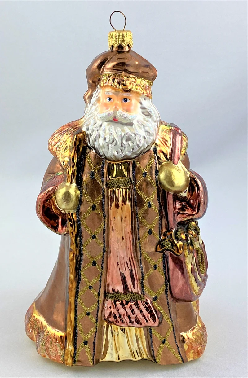 Weihnachtsmann im üppigen braunen Gewand