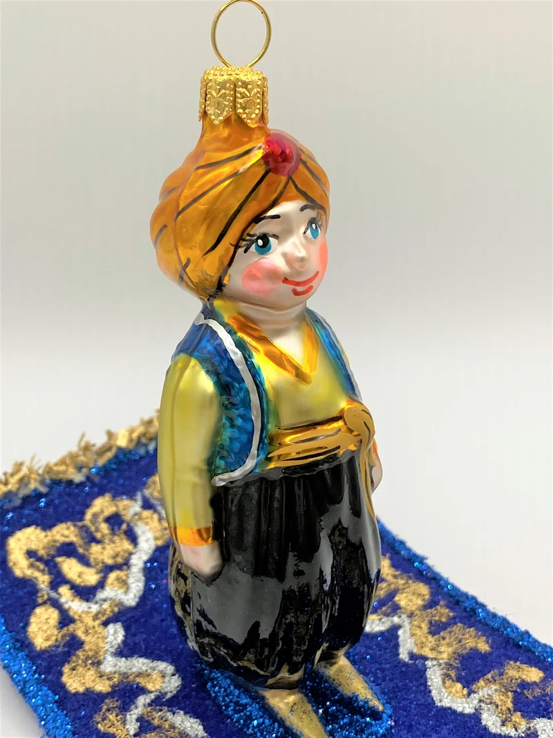 Aladin kommt auf dem fliegenden Teppich