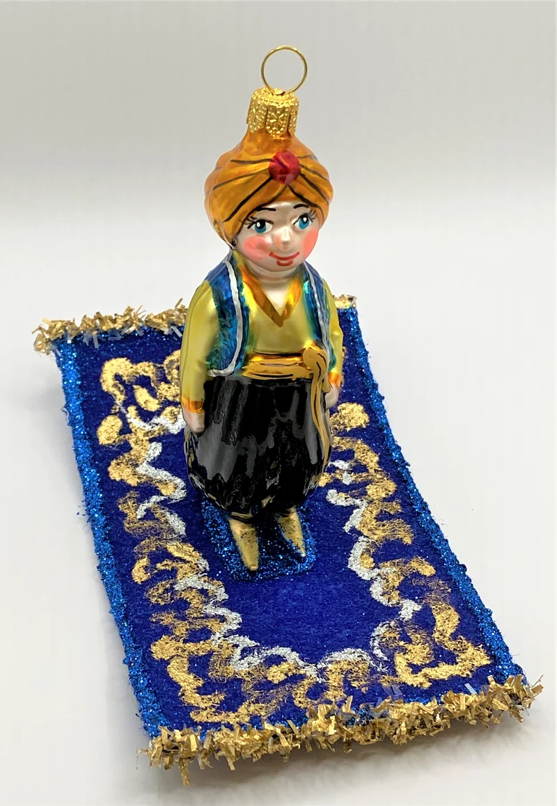 Aladin kommt auf dem fliegenden Teppich