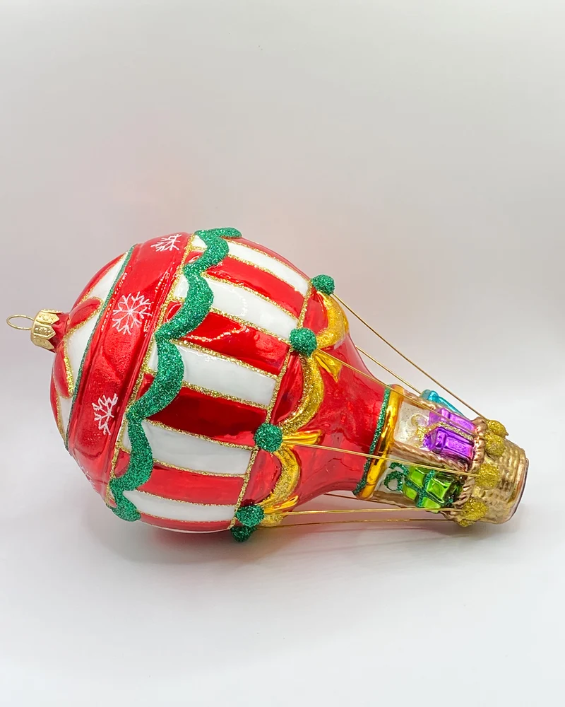 Grosser Heissluftballon mit Geschenken, Montgolfier
