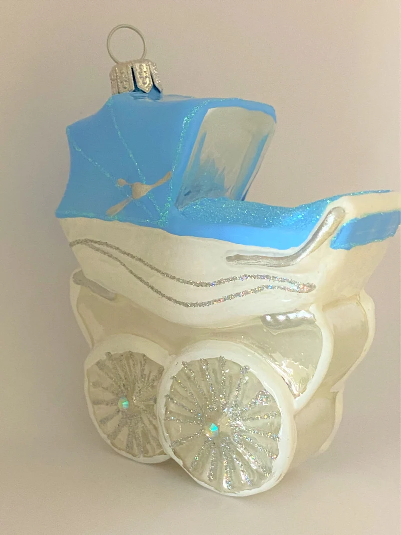 Nostalgischer Kinderwagen, blau