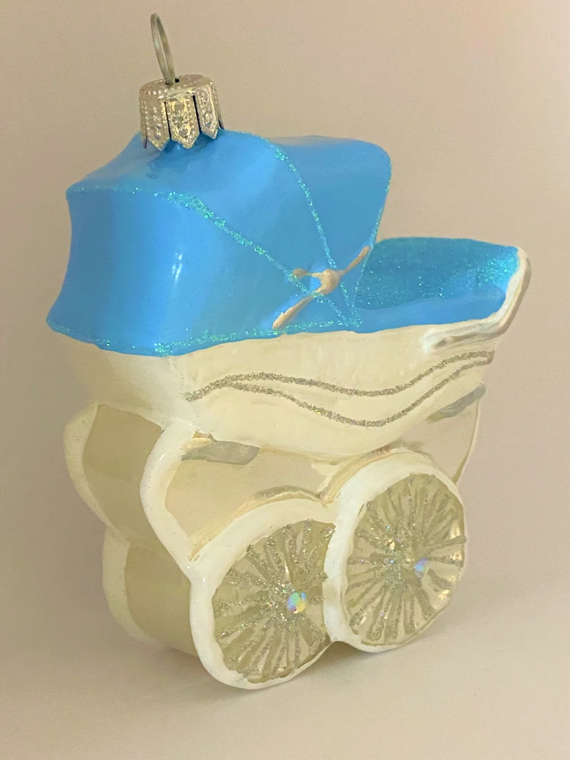 Nostalgischer Kinderwagen, blau