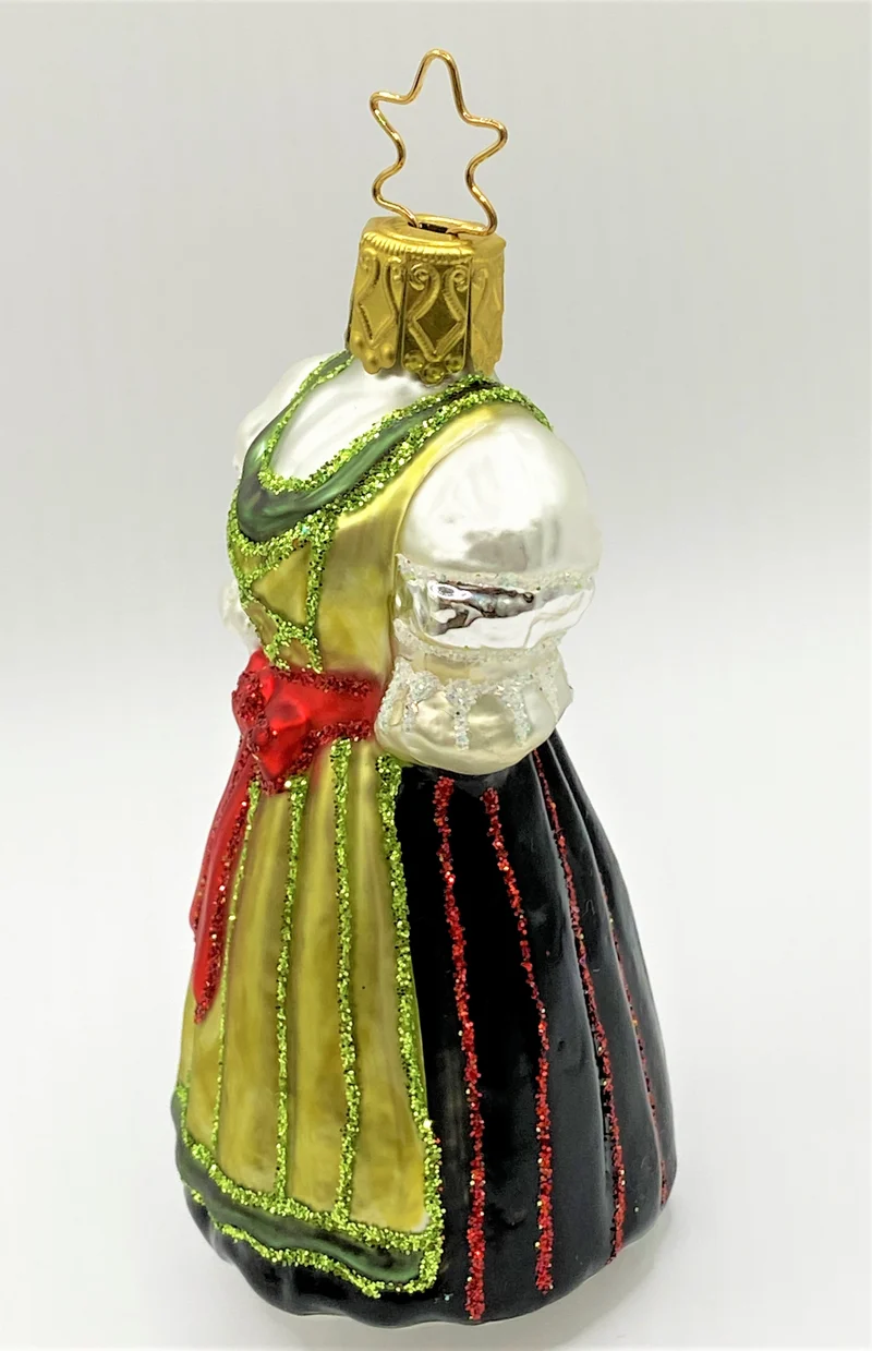 Dirndl mit grüner Schürze