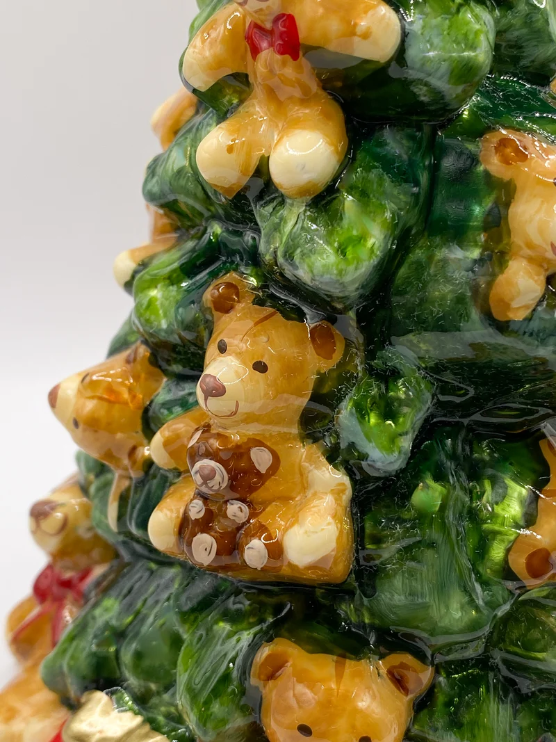 Weihnachtsbaum geschmückt mit Teddybären, KOMOZJA MOSTOWSKI
