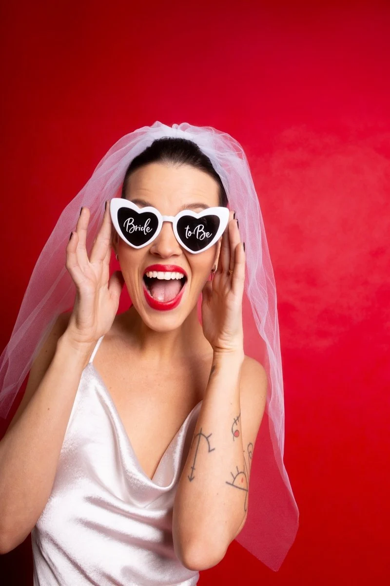 Herzchen-Brille, weiß, „Bride To Be“, 14,8 cm
