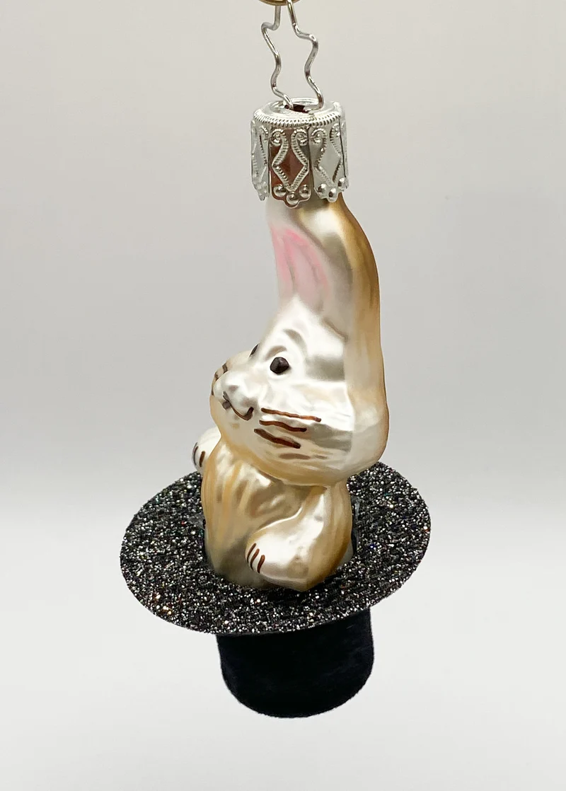 Hase im Zauberhut