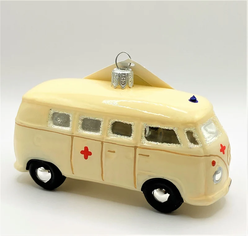 Nostalgischer VW-Krankenwagen