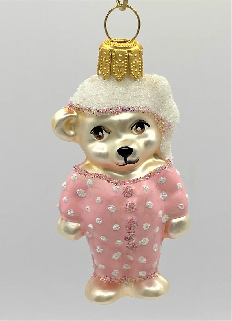 Bär im rosa Schlafanzug