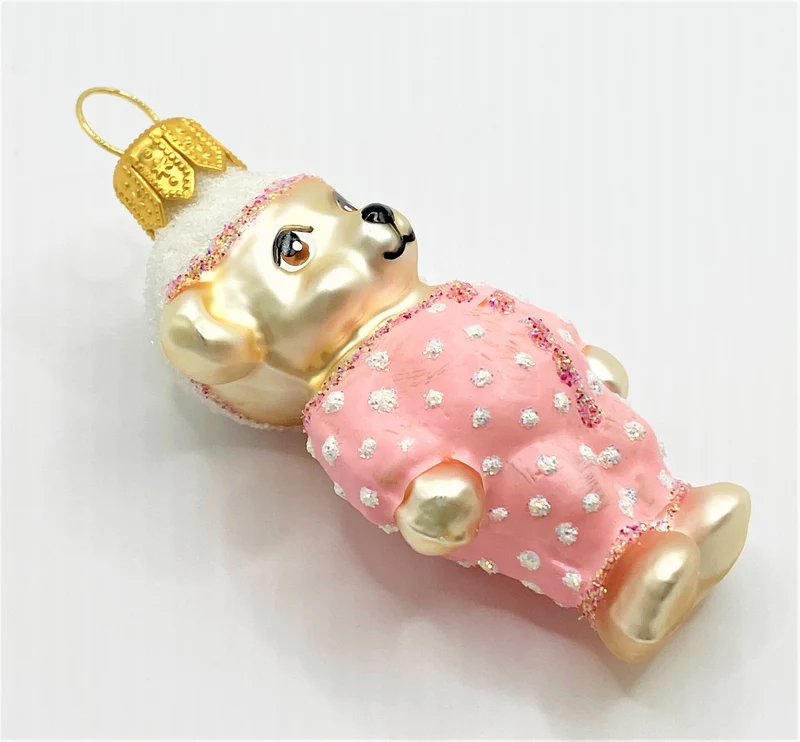 Bär im rosa Schlafanzug