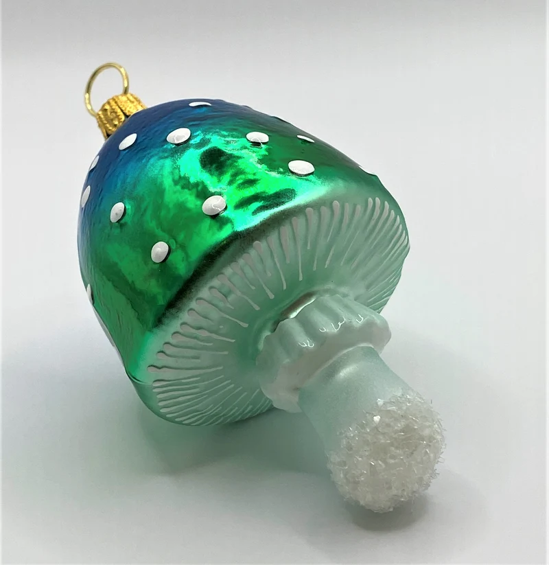 Blau grün getupfter Pilz