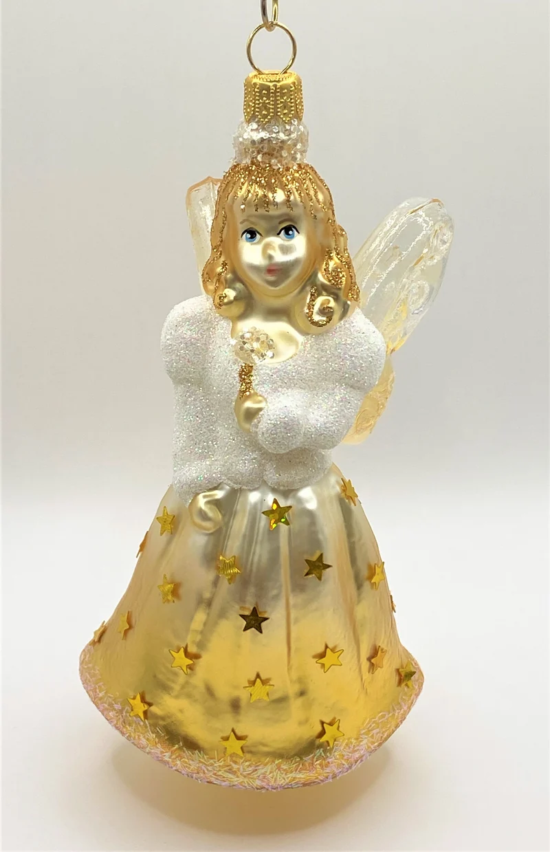Fee im goldenen Sternenkleid