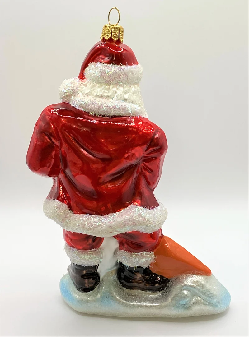 Santa schaufelt Schnee