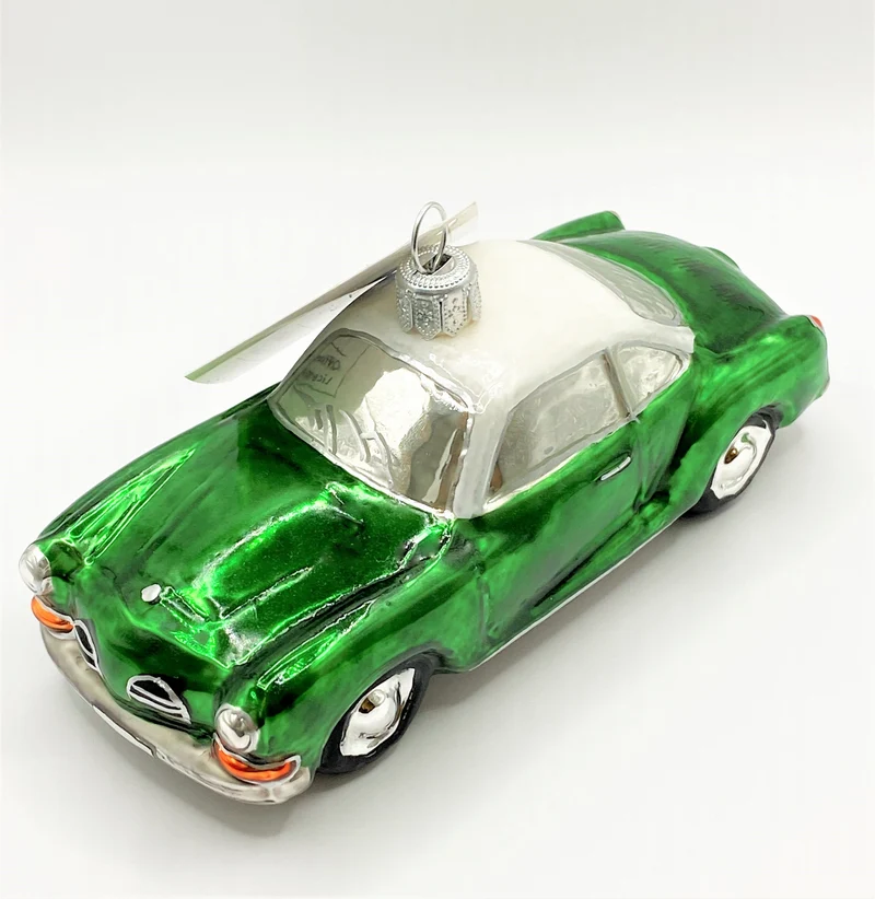 VW-Karmann Ghia grün