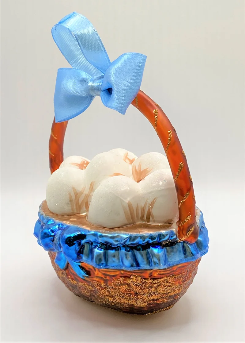 Eier-Körbchen mit blauer Schleife