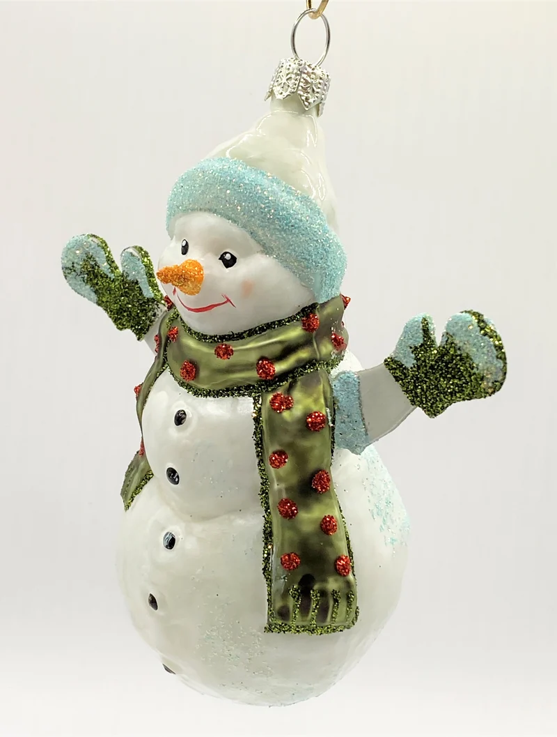 Schneemann mit grünem rot getupftem Schal