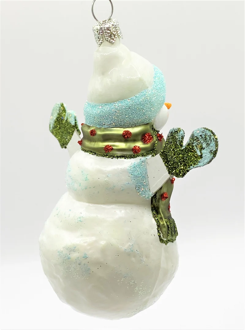 Schneemann mit grünem rot getupftem Schal