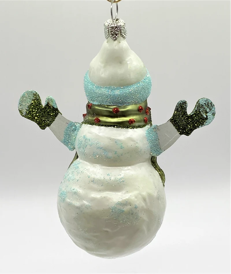 Schneemann mit grünem rot getupftem Schal