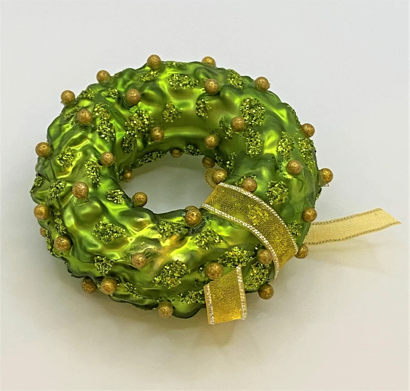 Grünes Kränzchen mit goldenen Schmucksteinchen