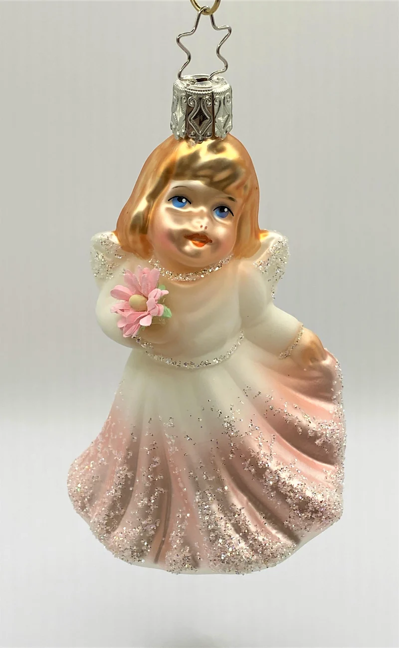Lieber Engel im rosa Kleidchen