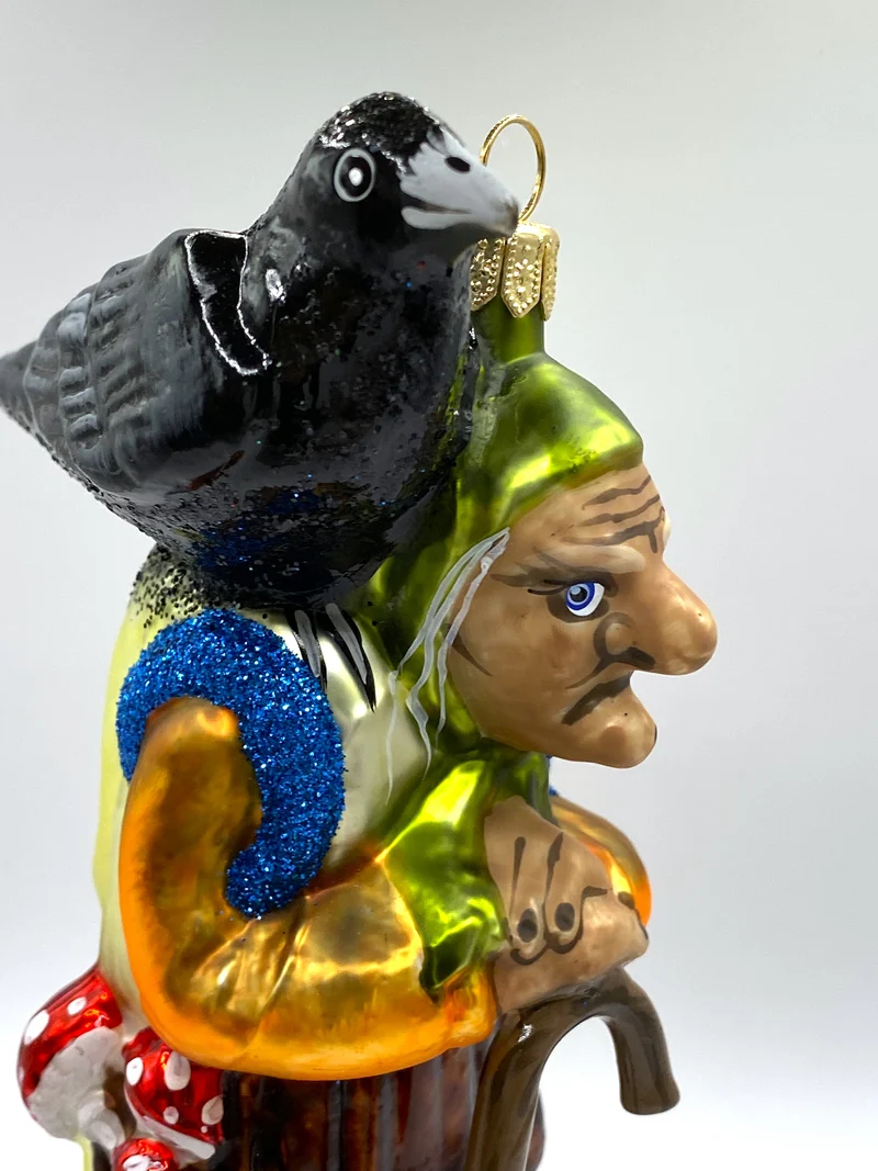 Baba Jaga mit Rabe auf der Schulter