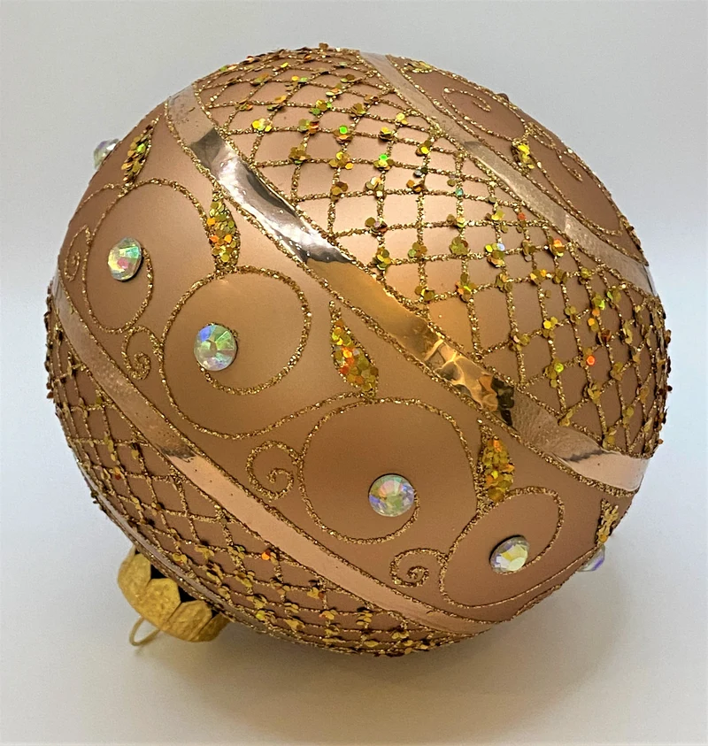 Kugel dunkles warmes Gold mit Barock-Dekor