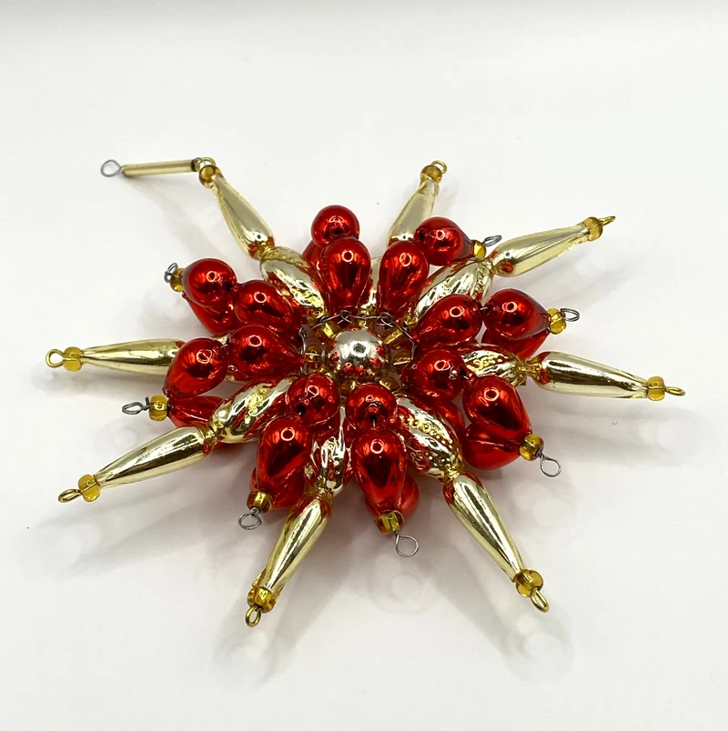 Gablonzer Perlen Stern in Rot und Gold
