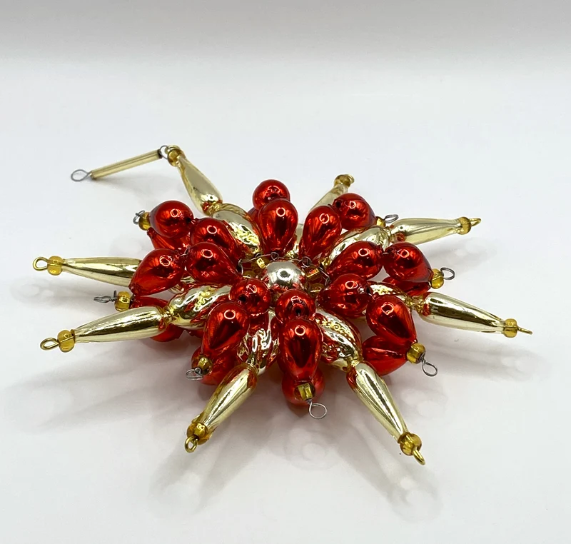 Gablonzer Perlen Stern in Rot und Gold