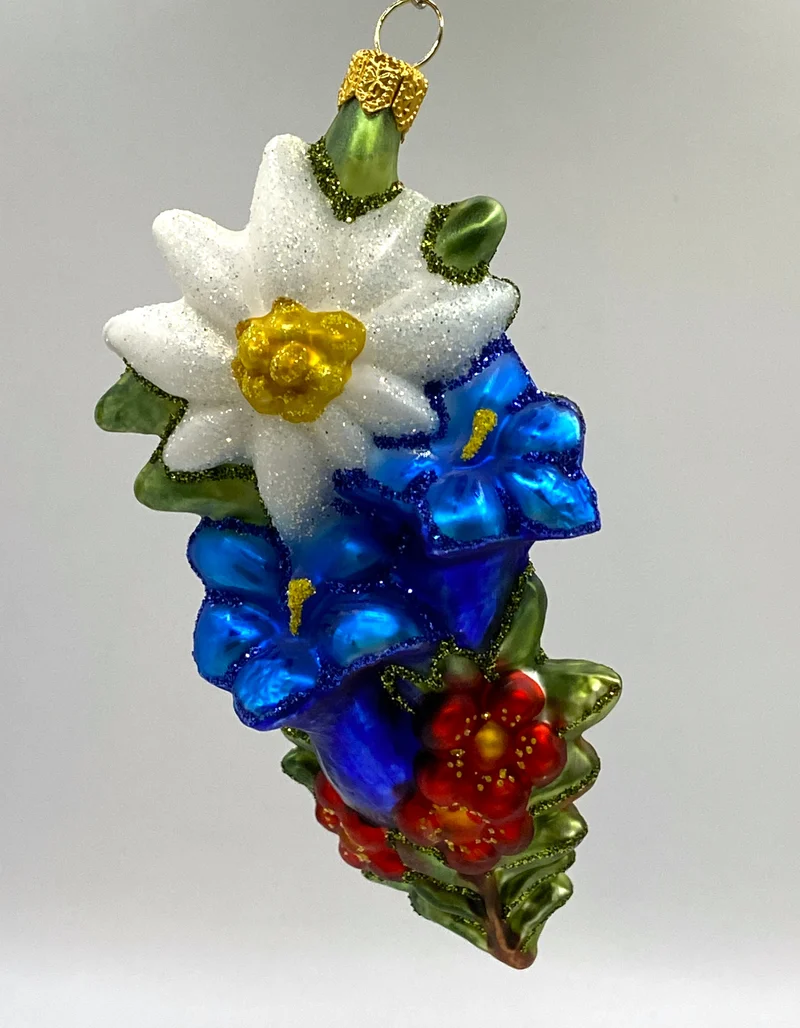 Sträusschen mit Schweizer Alpenblumen