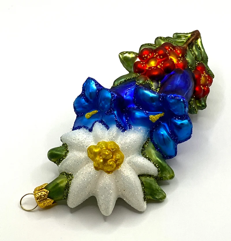 Sträusschen mit Schweizer Alpenblumen