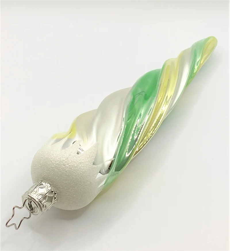 Verschneiter langer Zapfen in Silber/Grün/Mint Dekor