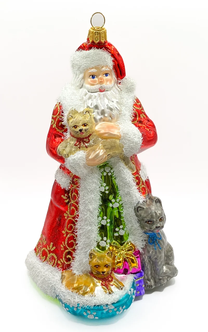 Der Weihnachtsmann ist mit den Katzen befreundet