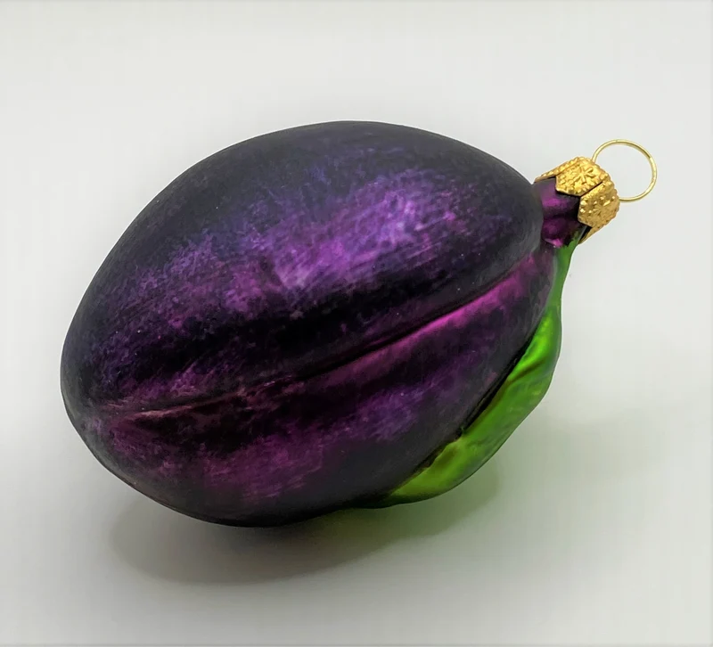 Zwetschge mit Blatt