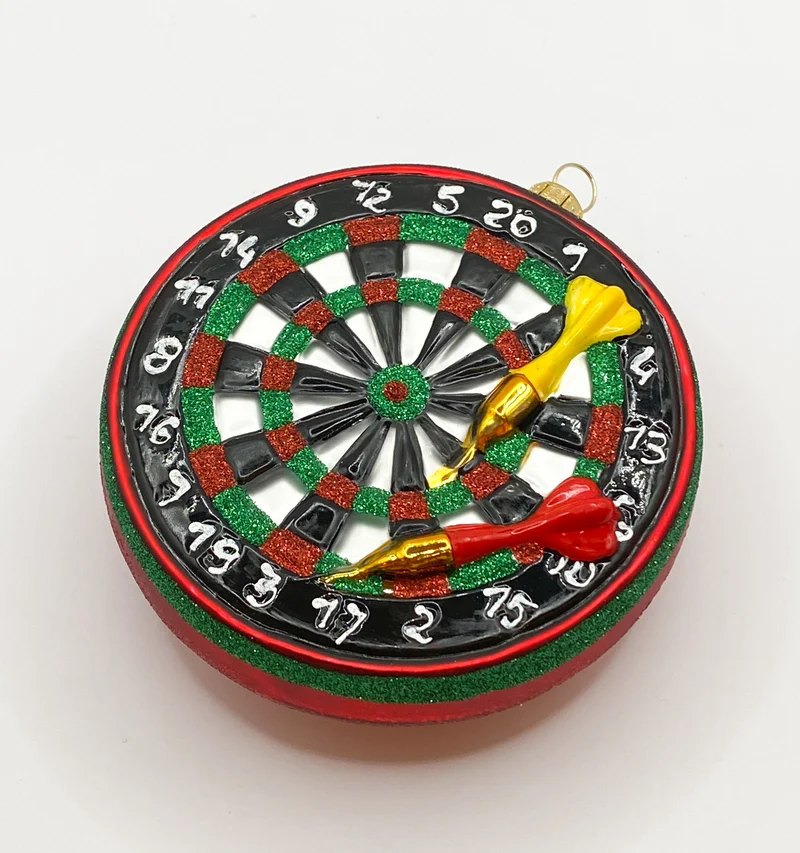 Dartscheibe mit zwei Darts-Pfeilen