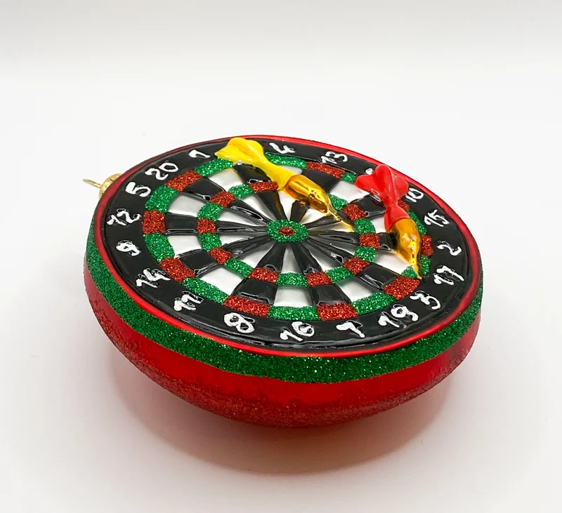 Dartscheibe mit zwei Darts-Pfeilen