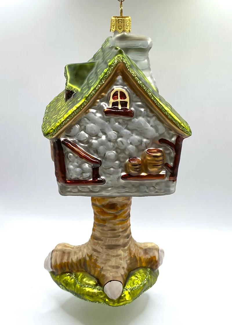 Baba Jaga`s Hühnerbein-Waldhütte
