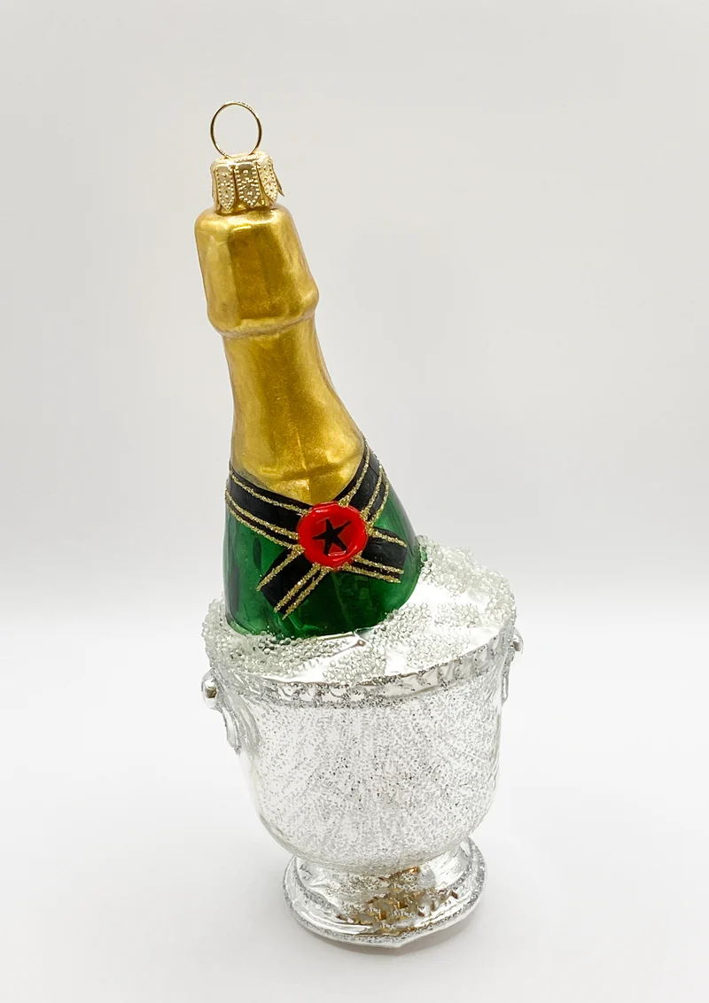 Champagner Flasche im Eiskühler