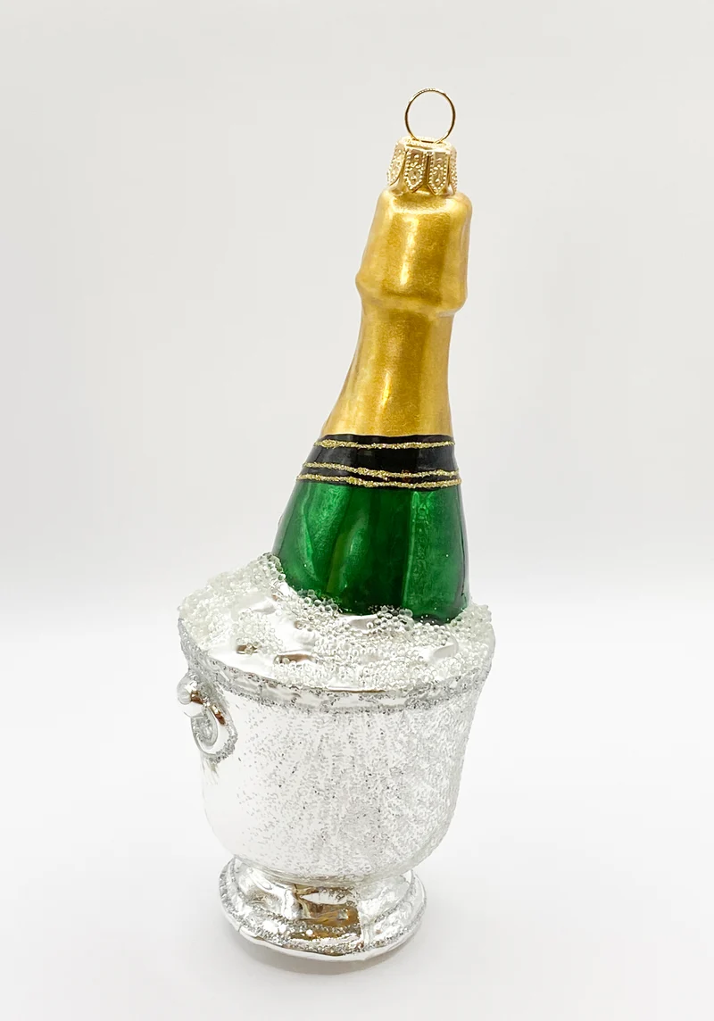 Champagner Flasche im Eiskühler