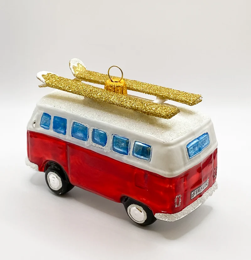 Mit dem VW-Bus in die Skiferien