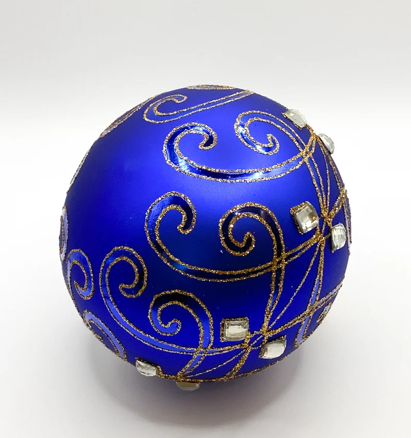 Blaue Kugel mit goldenem Rocaillen-Dekor und silbernen Schmucksteinen