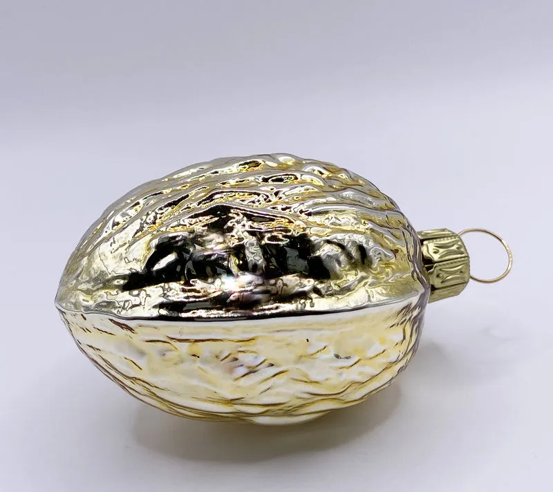 Grosse goldene Baumnuss/Walnuss