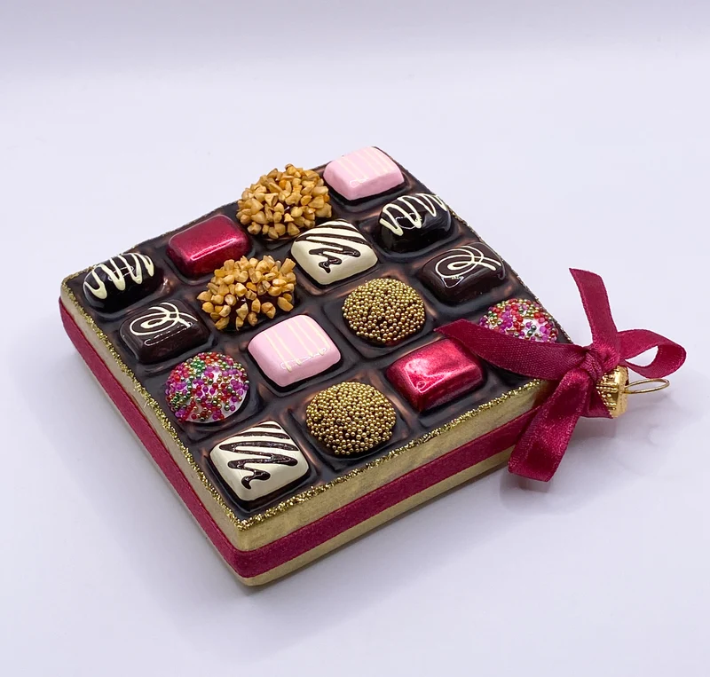 Quadratische Box mit Pralinen
