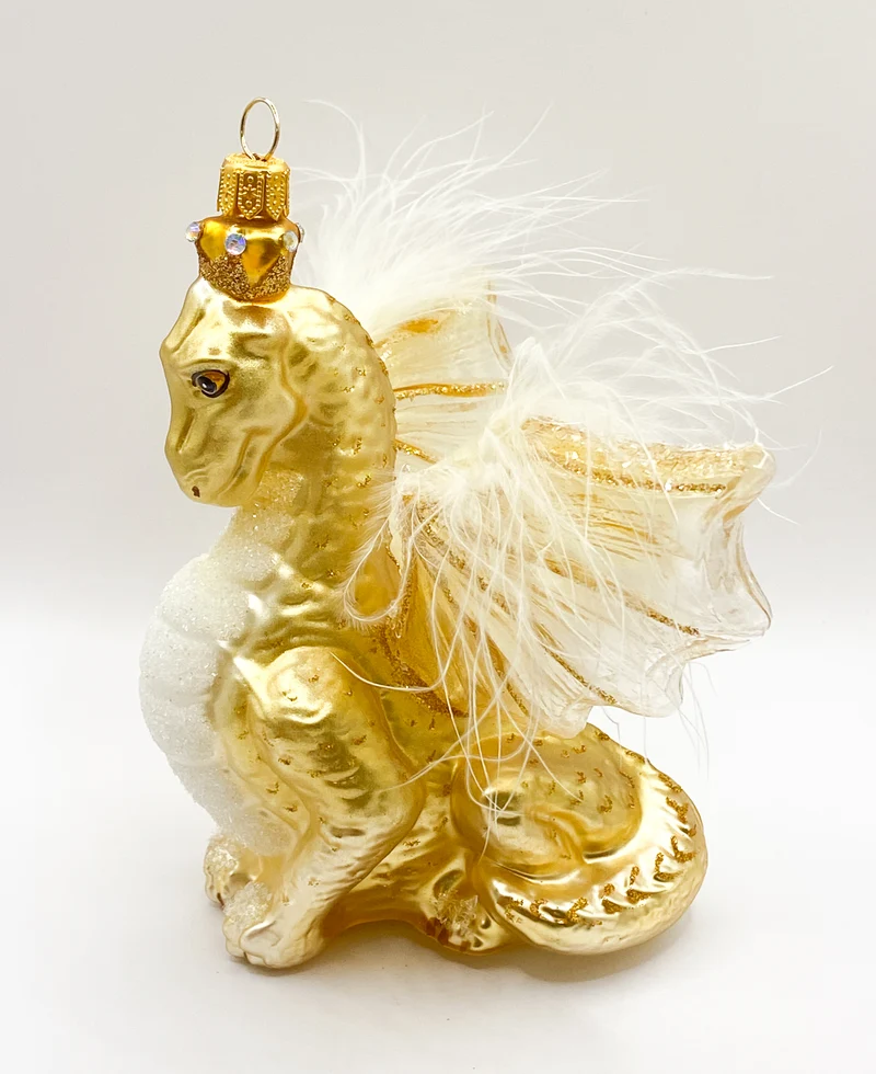 Goldener Drachen mit transparenten Flügeln