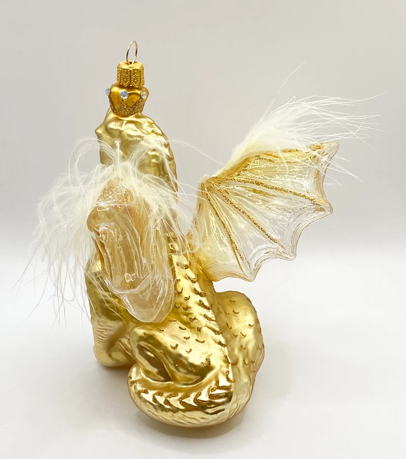 Goldener Drachen mit transparenten Flügeln