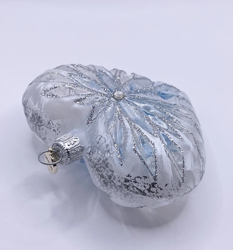 Transparentes Herz mit Strahlenstern in eisblau, GlitterLab