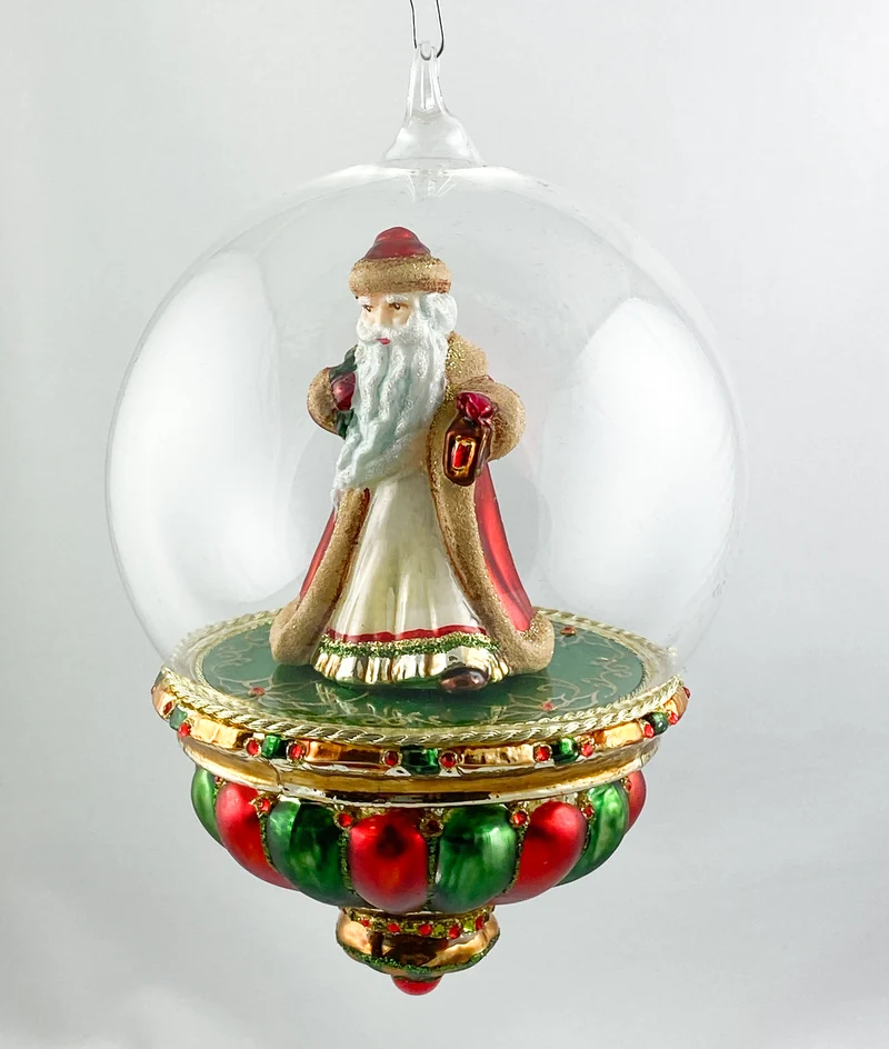 Weihnachtsmann mit Laterne in schön gestalteter Glaskugel, KOMOZJA MOSTOWSKI