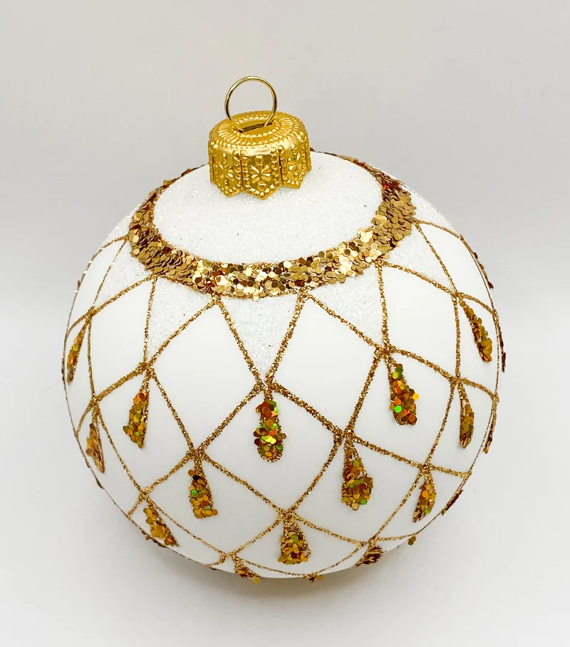 Weisse Kugel mit Gold-Gittermuster